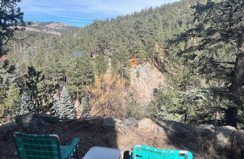 Kerr Gulch Ski Chalet | Cozy 2-bedroom mountain chalet with views in quaint Kittredge near red rocks