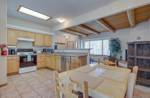 Amalia House | Cozy Amalia Cabin ~ 3 Mi to Endless Blue Resort