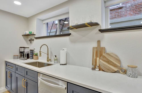 City Park West Apartment | Cozy and Chic 1-Bedroom Apartment in Historic Central Denver - Pet Friendly