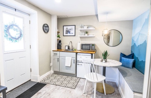 Stetson Hills Apartment | Cozy Basement Apartment| Private|Great Neighborhood