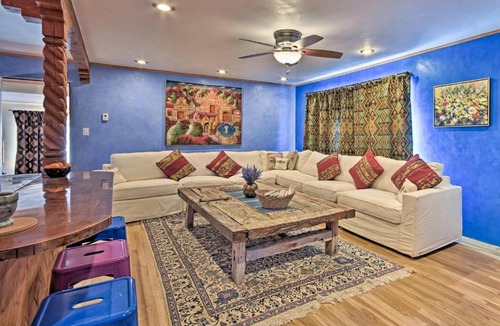El Prado House | Cozy 'Blue Adobe' w/Steam Room 2 Mi. from Taos!