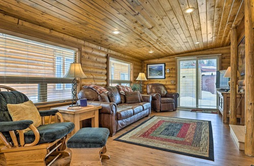 Breckenridge Cabin | Cozy Breckenridge Cabin w/ Pool - Near Golf & Ski!
