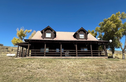Meeker Cabin | Cozy cabin in beautiful Meeker, CO-10 miles from town, perfect for OHV travelers