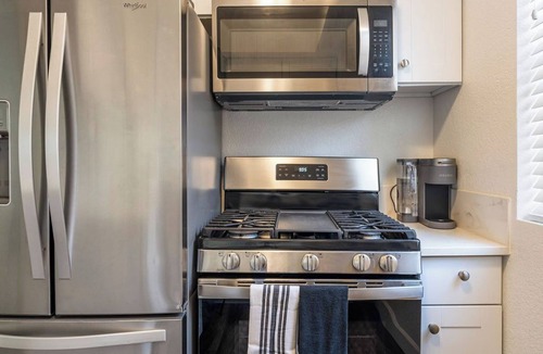 Uptown Apartment | Cozy Clarkson Condo, near Hospitals & City Center