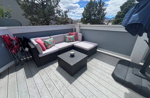 Grant Ranch Condo | Cozy Condo Near The Foot Hills With Mountain Views with attached 2 car garage