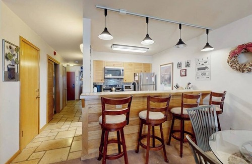 Mountain House Condo | Cozy Condo with Great Views, Shared Pool & Hot Tub - 350 Yards to the Slopes