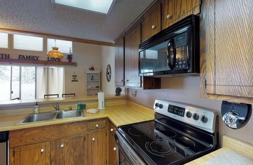 Pagosa Springs Condo | Cozy condo with WiFi, fireplace, & loft - close to golf, ski, & lakes