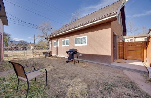 Old North End Apartment | Cozy Couple's Retreat 5 Mi to Garden of the Gods!