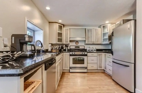 Baker House | Cozy Denver Bungalow - Baker Area - Pet Friendly!nn