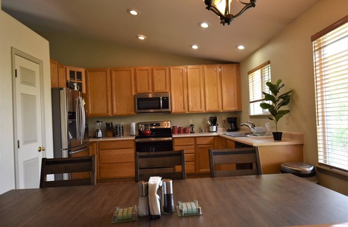 Dupont House | Cozy Home in quiet residential neighborhood with Den and Living room.
