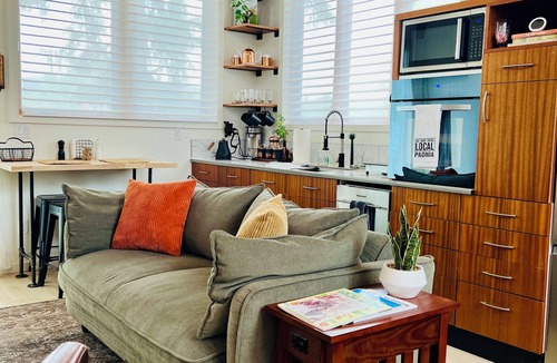 Paonia House | Cozy, Modern Stay: Views, Fireplace, Walk Downtown