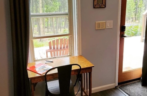 Coal Creek Canyon Ski Chalet | Cozy Mountain Getaway - 5 mins to Golden Gate State Park; 30 mins to Golden, CO