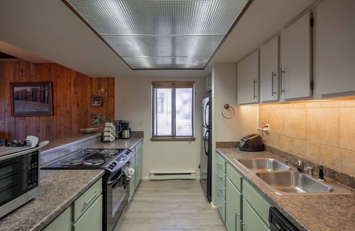 Fraser Condo | Cozy Mountain Retreat in Fraser w/BEST clubhouse, just minutes from everything!