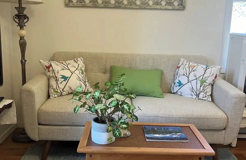 Bryn Mawr-Skyway Apartment | Cozy private suite that's close to the city yet nestled in a quiet neighborhood.