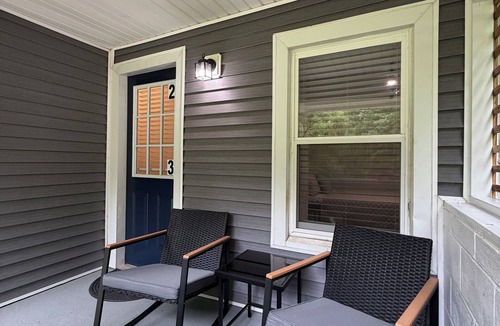 Gansevoort Apartment | Cozy Saratoga Studio Retreat - Travel Nurses, Traveling professionals, Students