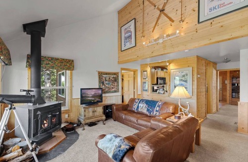 Cripple Creek Cabin | Cozy Secluded Cabin with Views & Hot Tub