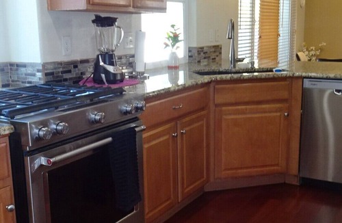 Green Valley Ranch House | Cozy Stay 4 Bedroom/3 Bathroom, 1 Kitchen, w/Washer & AC/Heating