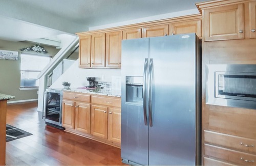 Green Valley Ranch House | Cozy Stay 4 Bedroom/3 Bathroom, 1 Kitchen, w/Washer & AC/Heating