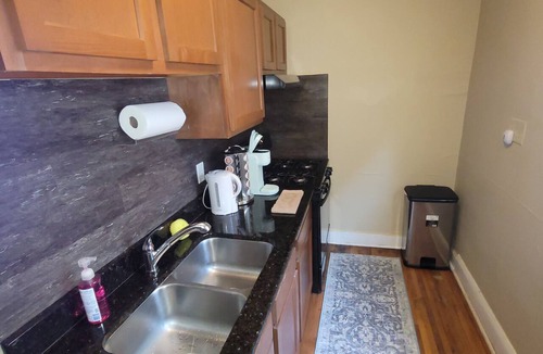Midway Apartment | Cozy Studio Apt on Green Line by Hamline University and University Of Minnesota!