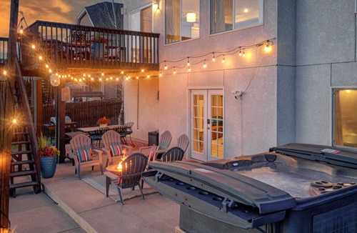 Northeast Colorado Springs House | Creekside Mountain View Retreat, Hot Tub, Sleeps 14, 6 Kings, 5 bathrooms