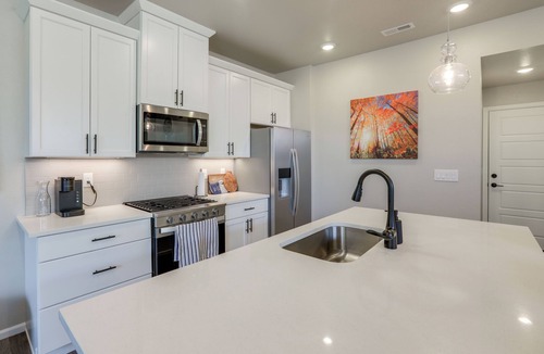 Alta Vista Area House | Creekside Retreat Near Olde Town Arvada