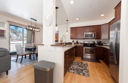 Durango House | Crimson Cliff 2ownhome - Views - 4 Miles to Downtown - Central AC (30+ Stay)