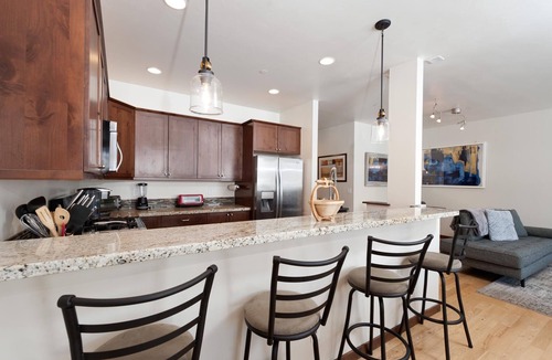 Durango House | Crimson Cliff 2ownhome - Views - 4 Miles to Downtown - Central AC (30+ Stay)