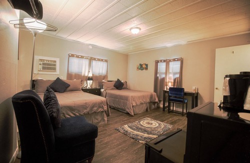 Van Buren Hotel | Current River Inn