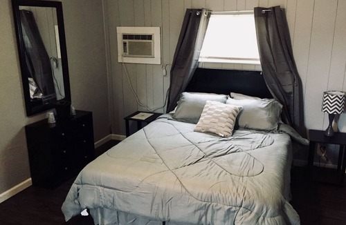 Van Buren Hotel | Current River Inn