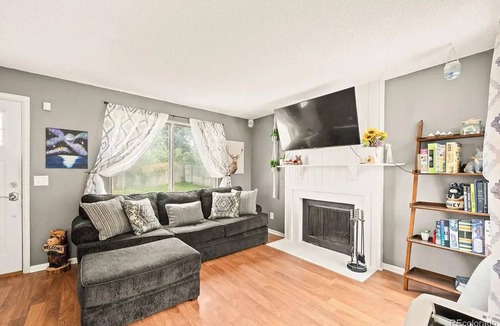 Pheasant Run House | Cute and cozy 3-bedroom townhome in Aurora