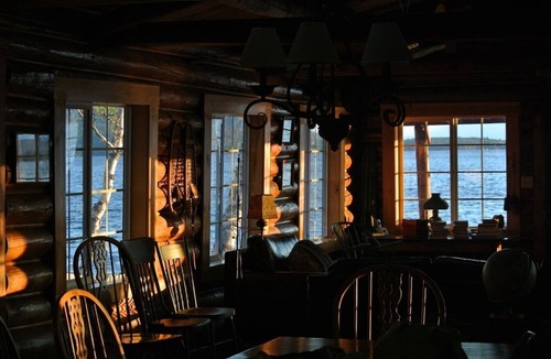 Northeast Somerset House | Deer Lodge-Waterfront lodge & cabins on Moosehead