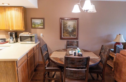 Durango Condo | Delightful Centrally located 2-bedroom condo w/Pool, Hot Tub & Sauna