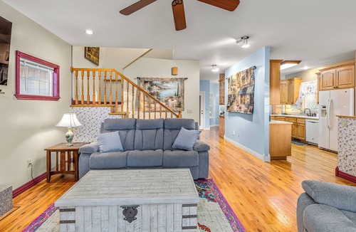 Delta House | Delta Grande Victorian - Incredible Views - Sleeps 6 - Games and fun!
