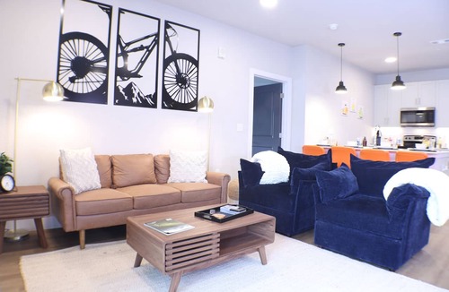 Rogers Apartment | Deluxe 2BR with king suites, pool & minutes to OZ Trails.