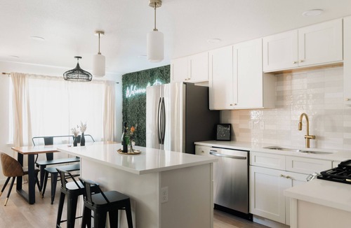 Wheat Ridge House | Denver Getaway Western Retreat Newly Renovated Close to DT, I70 & Red Rocks!