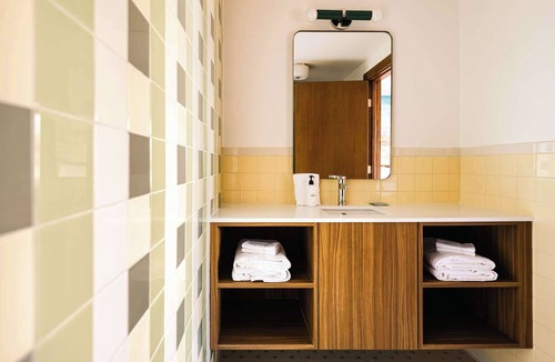 Hale Apartment | Desert Mirage Room | La Vista Motel | 104