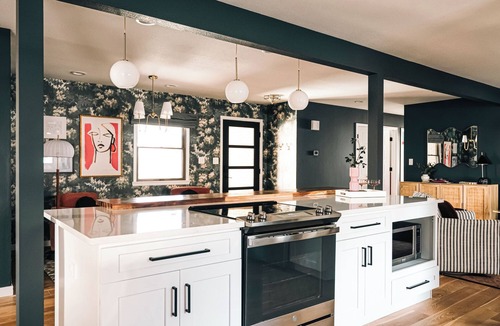 Oak Park House | Designer home near Denver & Red Rocks w/Hot Tub