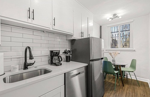 City Park Apartment | Detroit by Modern Midstay/On City Park! #T17