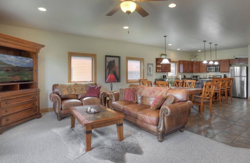 South Fork House | Discount Golf Privileges - Overlooks 9th Green - 20 Mins to Wolf Creek Ski