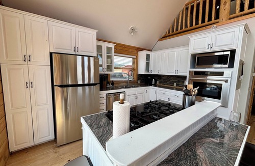 Fairplay Cabin | Dog-Friendly. 50-Acre Mountain Escape with Hot Tub and 2 Fireplaces