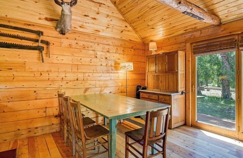 South Fork House | Dog-Friendly Cabin w/Washer/Dryer, WiFi, & Firepit - Steps From the Rio Grande