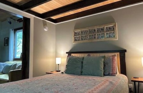 Greenwich House | Dog Friendly Tiny House on the Battenkill River