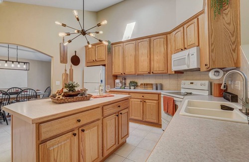 Northwest Colorado Springs House | Dogs Off-Leash in the Fenced Yard: 4BR Home, Sleeps 9