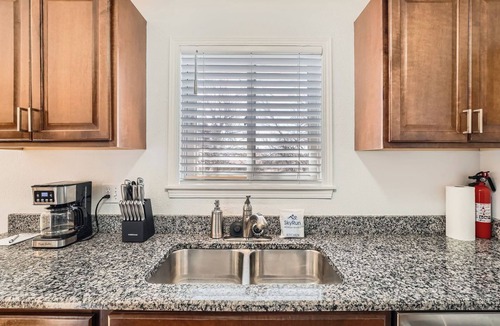 Belmar Park House | Dover Court 2BR Red Rocks Basecamp in Lakewood