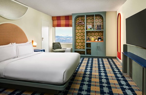 Downtown Denver Hotel | Downtown Denver Stay | Quirky Pop-Culture Rooms & Retro Vibes