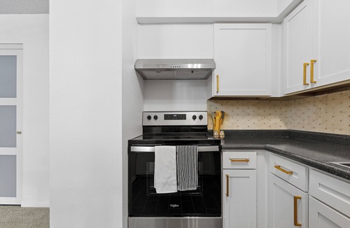 Downtown Denver Condo | DOWNTOWN DENVER SUITE 16 PRIVATE BALCONY, SKYLINE VIEWS, POOL, AND GYM, LOCATION
