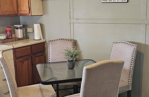 Alamosa House | Downtown home family and pets.