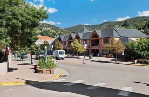 Manitou Springs House | Downtown Manitou! (near Colorado Springs, Incline)