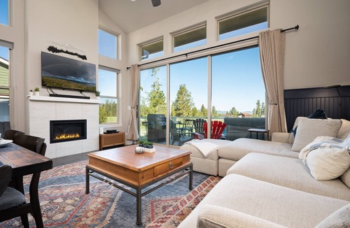 Rendezvous House | Downtown WP Cabin 17 I Private Hot Tub I Great Views I Discounted Attractions