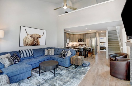 Rendezvous House | Downtown WP Cabin 77 I Private Hot Tub I Desk I Great Views I Discounted Attractions